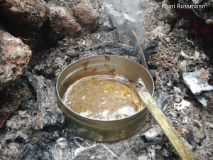 Harzkleber mit Asche herstellen